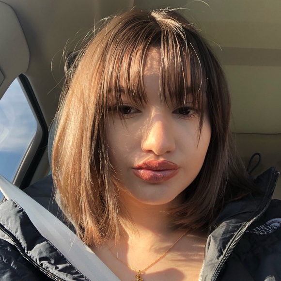 Meet your Posher, Madison - Picture 1 of 1